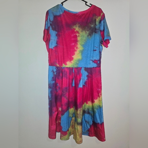 EUC - Colorful Tie-Dye Knee-Length Plus Size Women's Dress - XXL - Picture 3 of 4